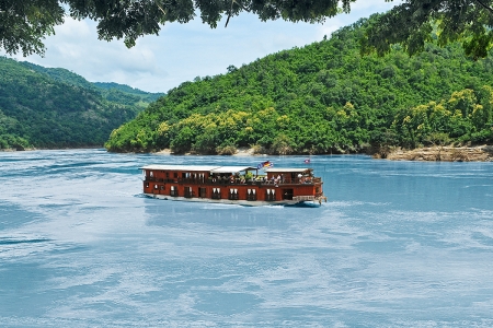 Vientiane to Golden Triangle: 11 Jour Mekong River Cruise Through Laos and Thailand from Vientiane to Chiang Rai